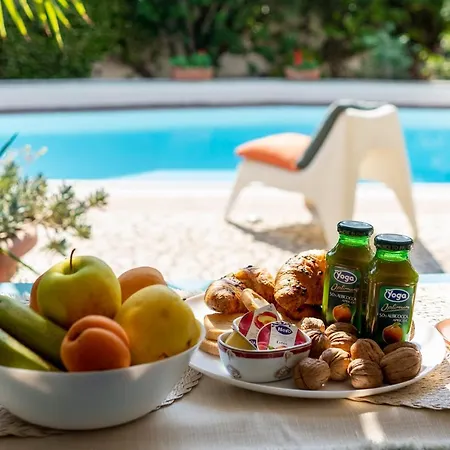 Alojamento de Acomodação e Pequeno-almoço Borgo Margherita - E Affitta